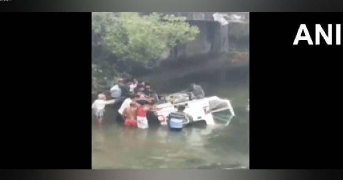 Jharkhand: Five of family killed after car falls off at Sikatiya bridge in Deoghar